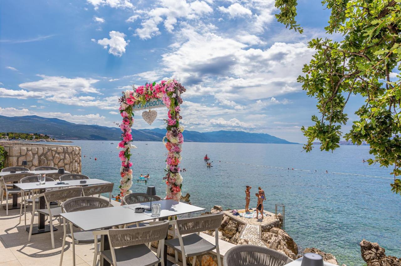 Rocky Beach Rooms Novi Vinodolski Kültér fotó
