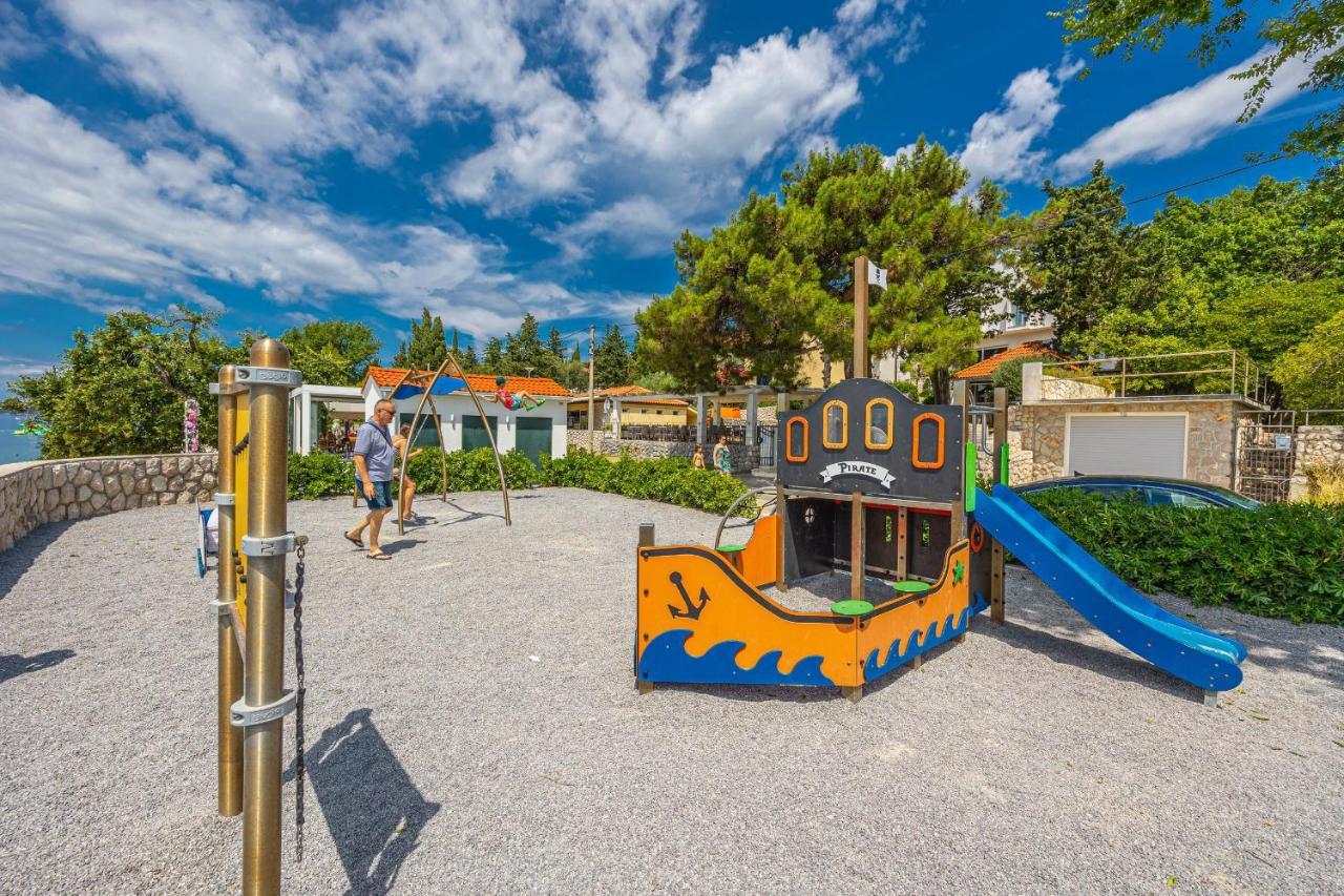 Rocky Beach Rooms Novi Vinodolski Kültér fotó