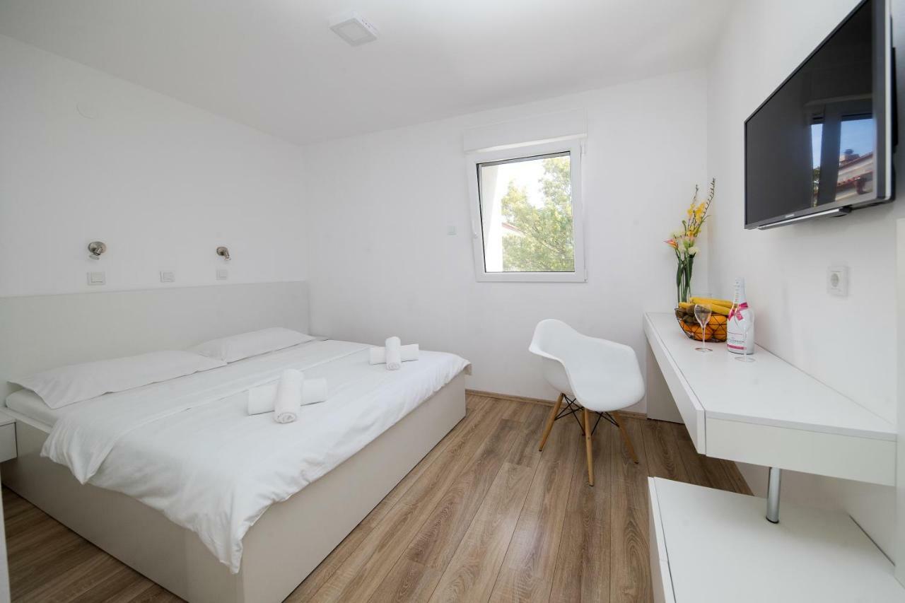 Rocky Beach Rooms Novi Vinodolski Kültér fotó