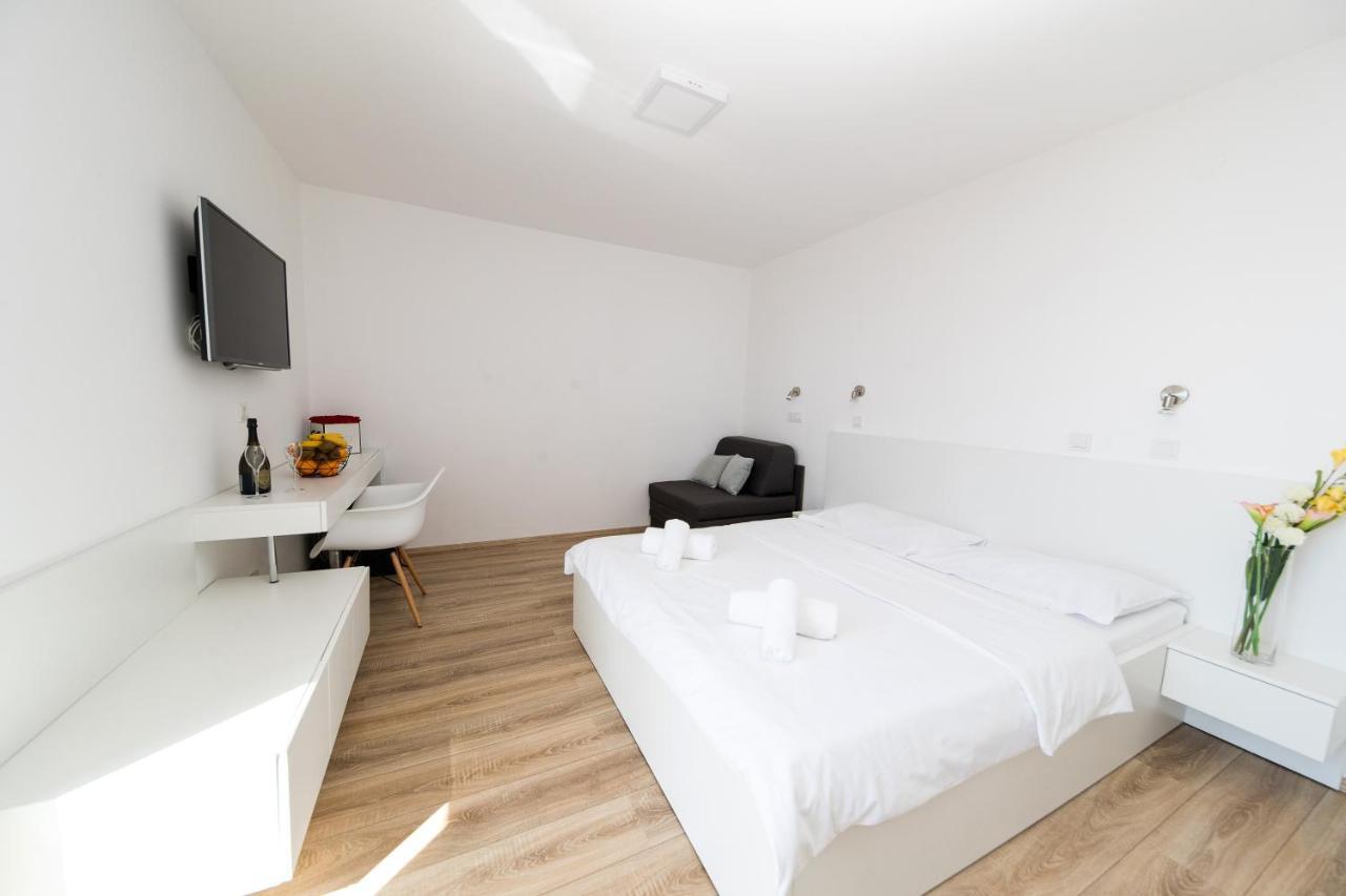 Rocky Beach Rooms Novi Vinodolski Kültér fotó